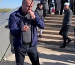 Сергей Морозов показал свой первый улов