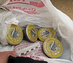 Астраханские полицейские изъяли у гостя региона четыре банки черной икры