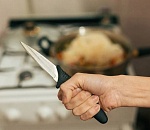 Астраханка нанесла больше 30 ударов ножом своему собутыльнику