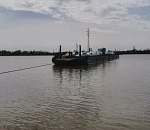 Несколько астраханских паромов встало из-за штормового ветра