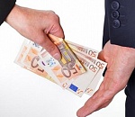 Владимир Путин подписал закон об изменении наказаний за коррупцию