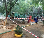 11-летнего астраханца насмерть придавило бетонной плитой на детской площадке