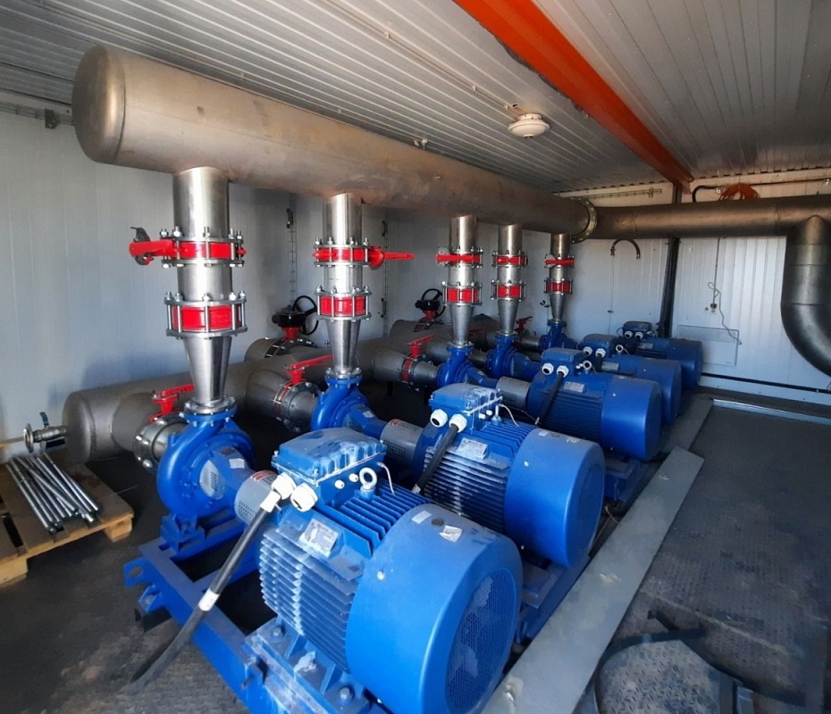 Зампред астраханского правительства Михаил Богомолов проверил строительство водопровода в с. Началово 