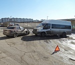 В Астрахани столкнулись маршрутка и легковушка