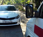 Скорая не смогла проехать к дому из-за припаркованной машины 