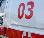 В Астрахани забор упал на женщину из-за врезавшегося в него автомобиля