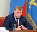 Губернатору Астраханской области впервые за четыре года повысят оклад