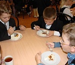 Школьников Знаменска недокармливали повара без аттестации