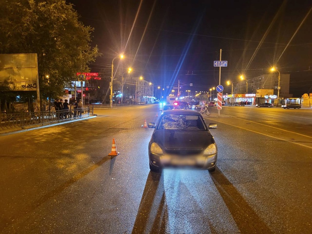В Астрахани водитель «Лады» сбил пешехода, потеряв бдительность за рулем