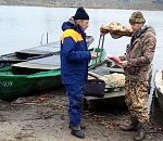 Охотники спаслись после двухдневного заточения на астраханской реке