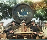 Несколько черно-белых снимков старой Астрахани стали цветными