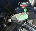 Цены производителей на бензин в январе упали на 10%