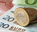 Курс евро упал ниже 80 рублей