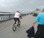 В Астрахани на набережной Волги открылся прокат велосипедов и электросамокатов