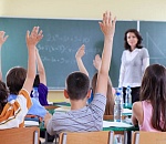 Среднюю зарплату астраханским педагогам поднимут до 25 тысяч  рублей