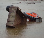 «Там воды по колено»: леденящие подробности истории с утонувшей вместе с трактором астраханкой