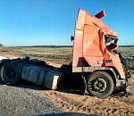 В лобовом столкновении фур на астраханской трассе пострадали двое