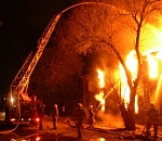 В Астрахани сгорели два дома в районе Больших Исад