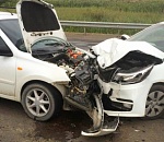 В лобовом столкновении на астраханской трассе пострадали два человека