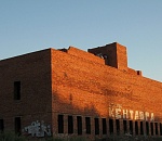 В Астрахани из «Долины кентавра» выгонят бомжей и вставят окна и двери