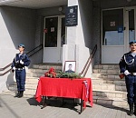 Отец астраханского Героя России учредил премию для учащихся сельской школы