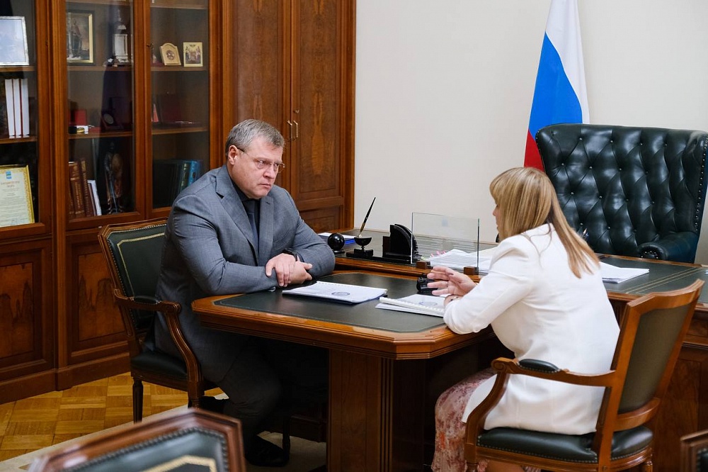 Астраханский губернатор обсудил с руководителем УФНС по региону упрощенную жизнь для налогоплательщиков