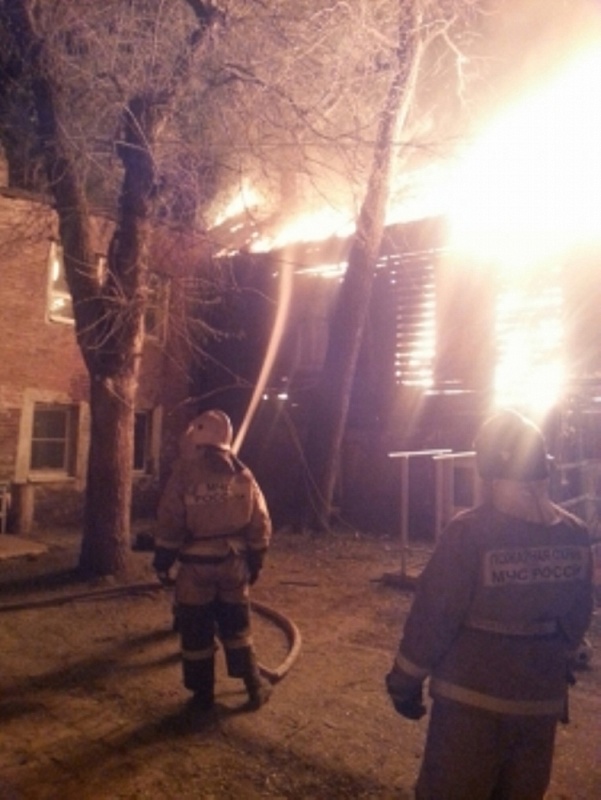 Ночью в Астрахани произошел крупный пожар