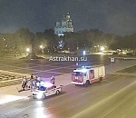 В центре Астрахани лоб в лоб столкнулись электросамокатчики: кадры жесткого ДТП