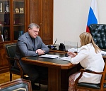 Астраханский губернатор обсудил с руководителем УФНС по региону упрощенную жизнь для налогоплательщиков