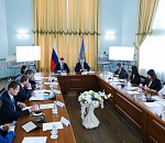 Глава минэкономразвития Максим Решетников сел в лужу с оценкой российской экономики во время визита в Астрахань