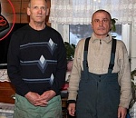 Уральским охотникам, спасшим детей в лесу, чиновники подарили педикюрные наборы