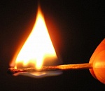 Ночью в Астраханской области подожгли автомобиль