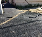 В центре Астрахани асфальт положили прямо на камыши