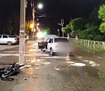 В Ахтубинске «Лада» столкнулась с «Альфой», из-за чего мопед загорелся, а его водитель оказался в больнице