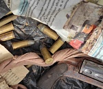 При демонтаже гаража в Астрахани нашли револьверы и патроны