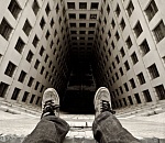 В Астрахани разбился насмерть 15-летний парень, упав с седьмого этажа