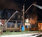 Неподалеку от центра сгорел заброшенный дом