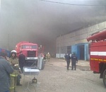 В астраханском таксопарке загорелся гаражный бокс (ОБНОВЛЕНО!)