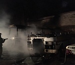 В Астрахани сгорел автобус ритуальных услуг