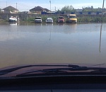 В Астрахани едва не затопило автостоянку в Военном городке