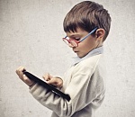 Предназначенные для воспитанников астраханских детсадов компьютерные планшеты так и не попали в руки детям 