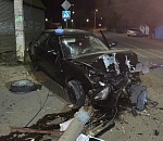 Астраханец на Ладе Приора снес опору линии электропередач