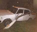 В Астрахани водитель легковушки не справился с управлением и вылетел с дороги