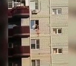 Неуравновешенный астраханец удерживал в заложниках знакомую и пытался убить себя