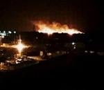 Астраханские спасатели отбивали от огня дачи и кладбище