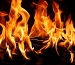 В Астрахани ночью произошел крупный пожар: сгорели два жилых дома