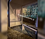 В Астрахани вандалы разгромили антивандальную остановку