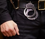 Астраханским полицейским пришлось применить силу в отношении пьяного водителя, видео