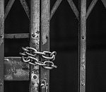 В Астрахани юный гопник за две ночи заработал три уголовных статьи