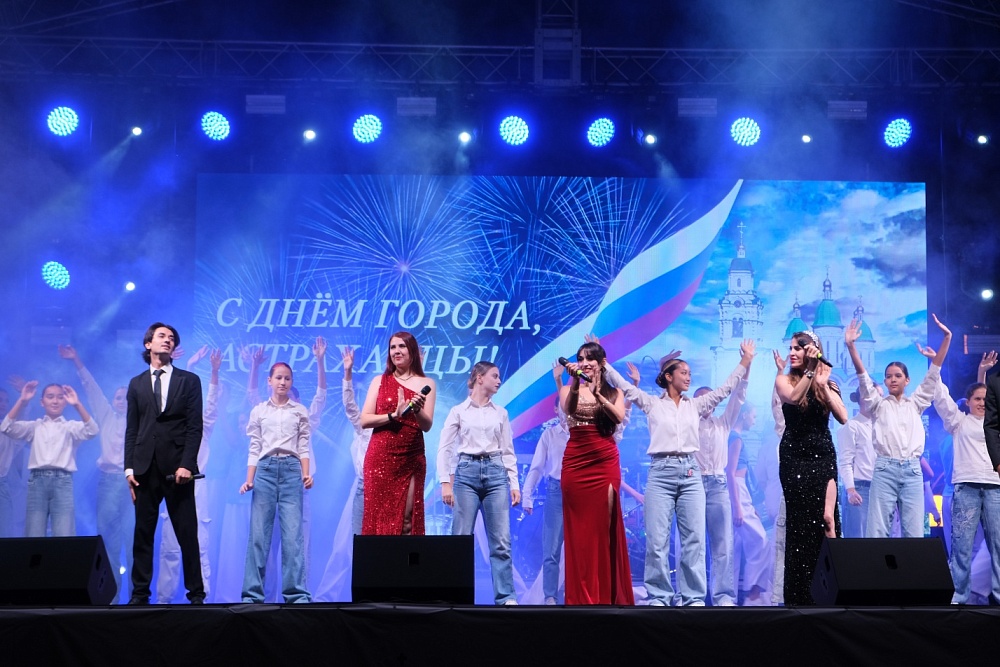 День Астрахани отметим фаер-шоу, ретродискотекой и концертом «Город 312»